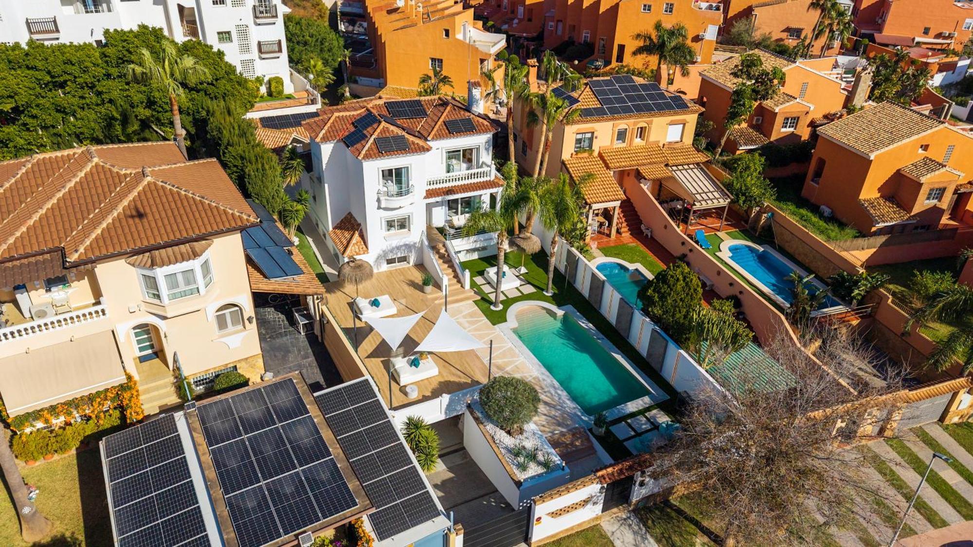 Vacation Marbella I Sunny Camelia Villa Heated Pool, Recently Renovated, Best Residential Neighborhood In Benalmadena, Short Walk To The Beach, Cinema Room Экстерьер фото